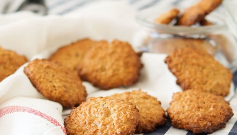 ingredientes de galletas de avena y dátiles